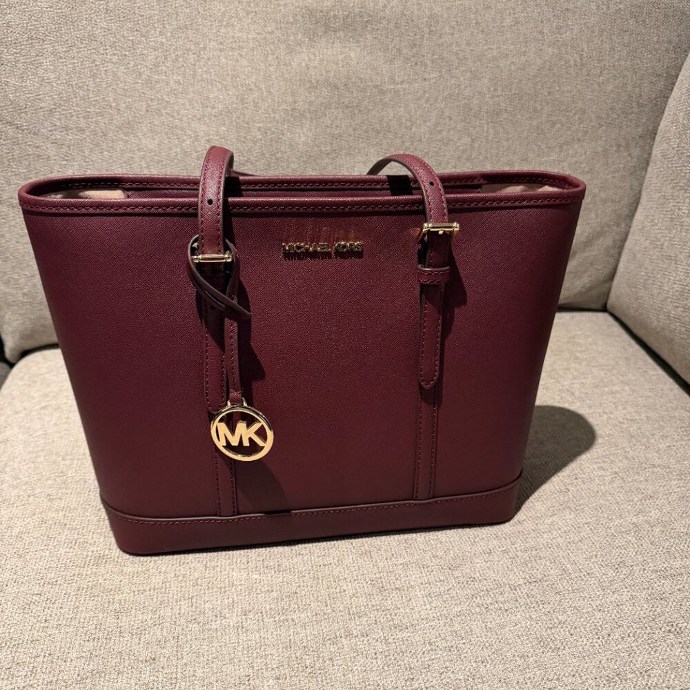 Michael Kors Jet Set Travel Small Saffiano Leather Top-Zip Tote Bag